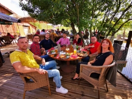 15-photo-equipe-in-fi-credits.jpg