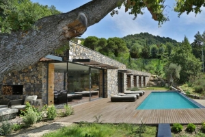 26-architecture-moderne-maison-en-pierre-piscine.jpg